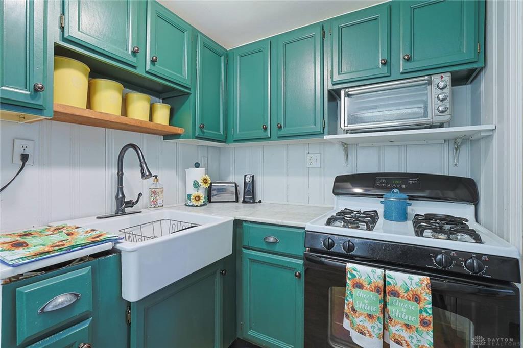 103 S West Property Photo 7