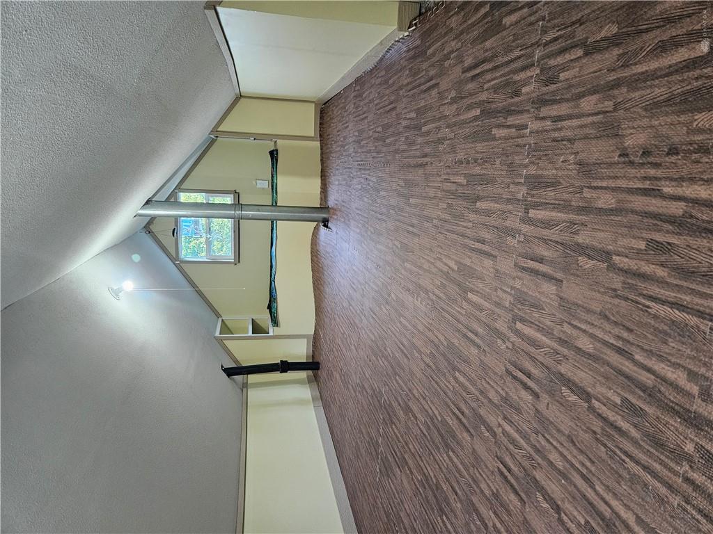 103 S West Property Photo 19