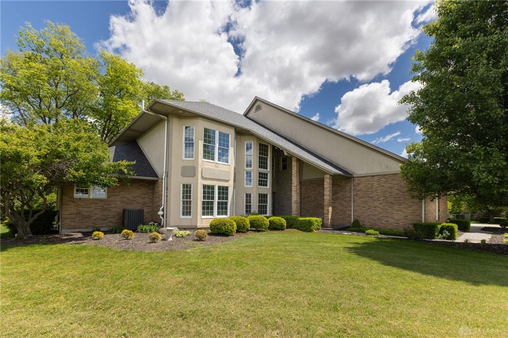 5559 Clover Leaf Property Photo 5