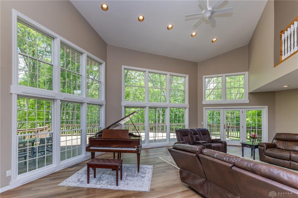 5559 Clover Leaf Property Photo 24