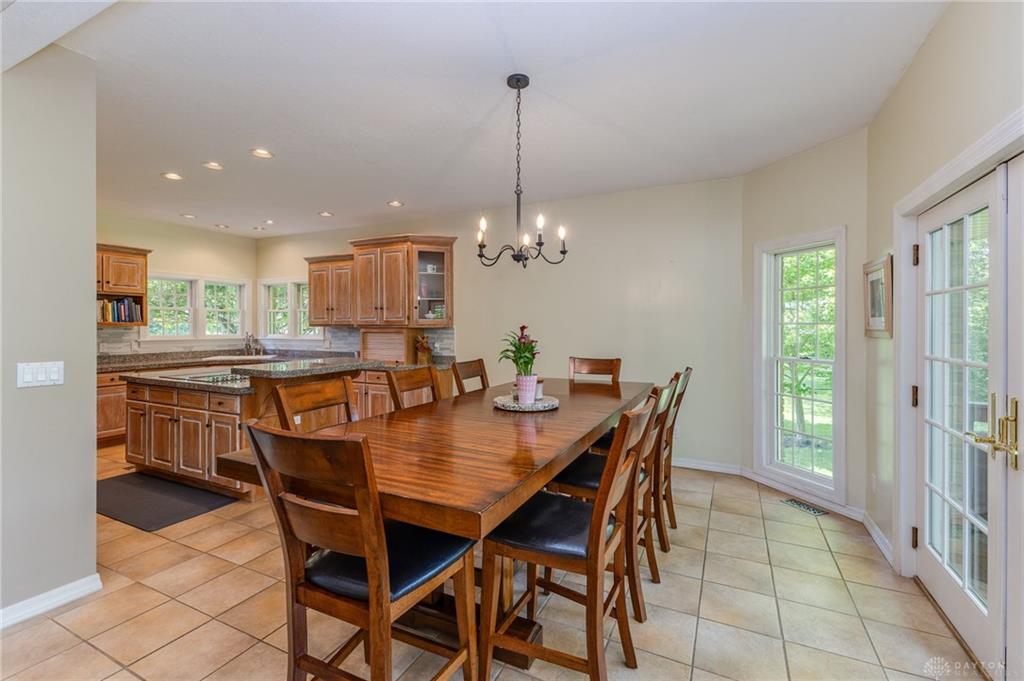 5559 Clover Leaf Property Photo 29