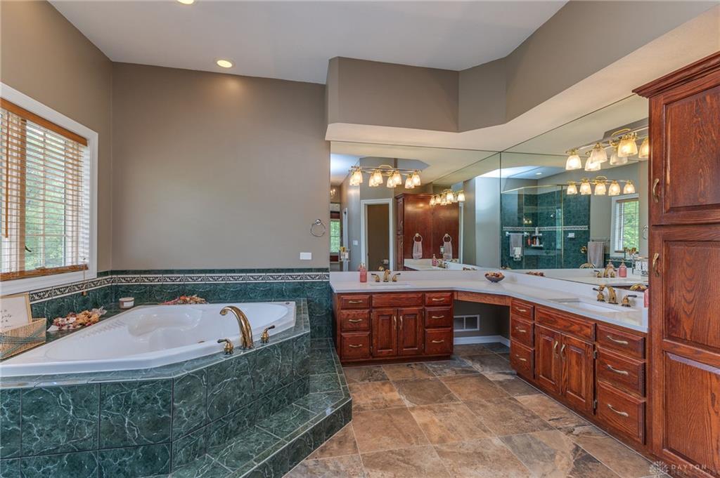 5559 Clover Leaf Property Photo 45