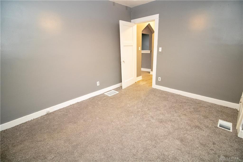 620 Shoop Property Photo 28