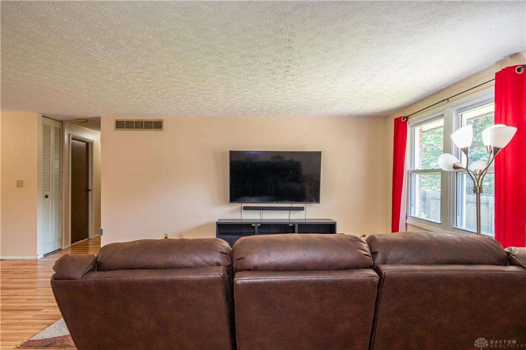 4200 Linchmere Property Photo 8