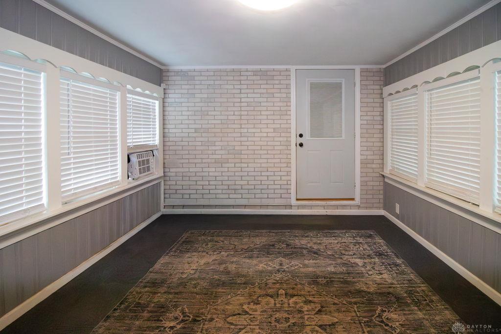 421 S Spring Property Photo 3