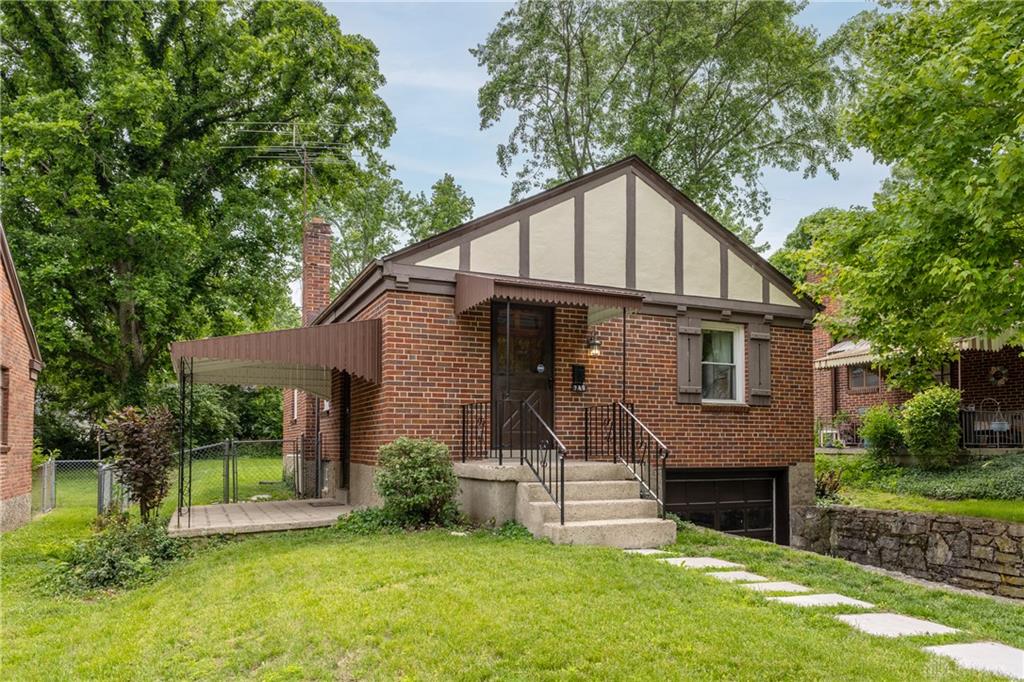 340 E Melford Property Photo 3