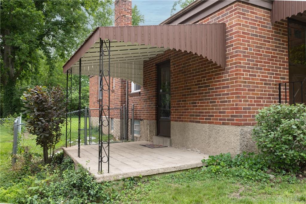 340 E Melford Property Photo 4