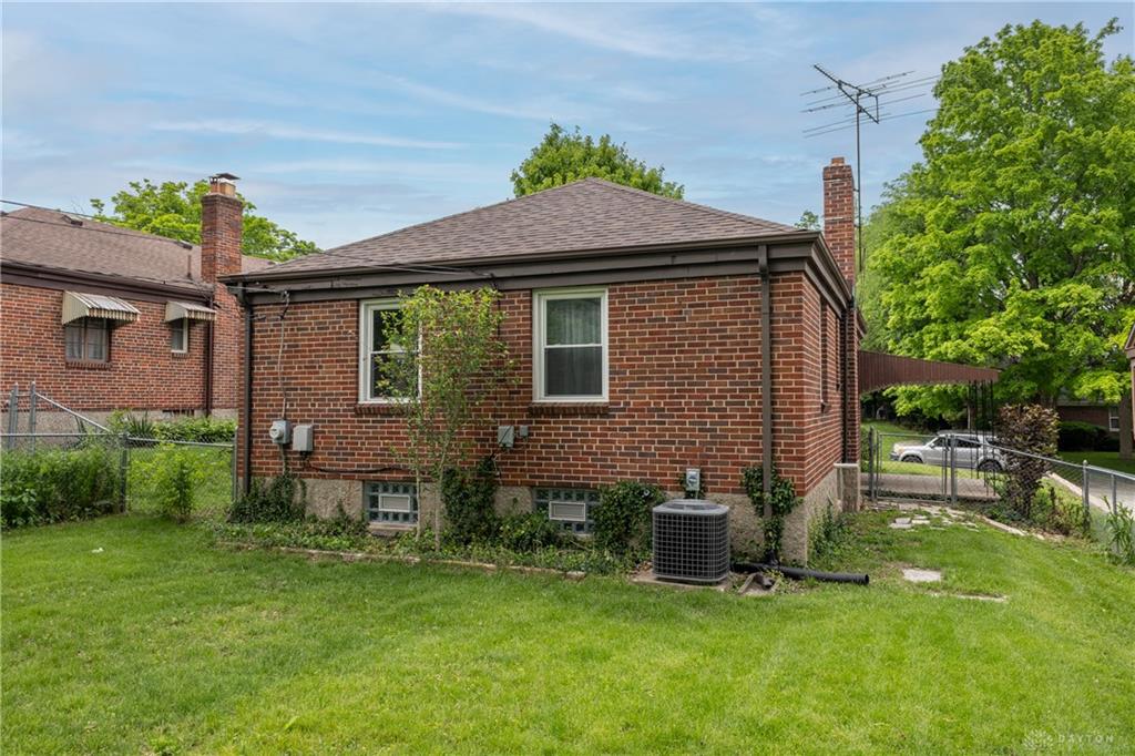 340 E Melford Property Photo 31