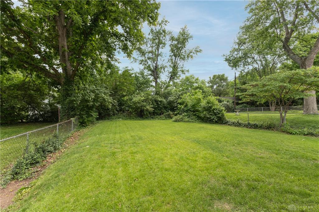 340 E Melford Property Photo 32