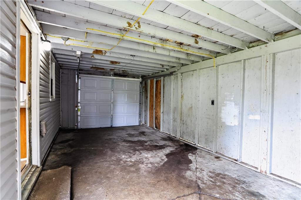 2217 S Hadley Property Photo 3
