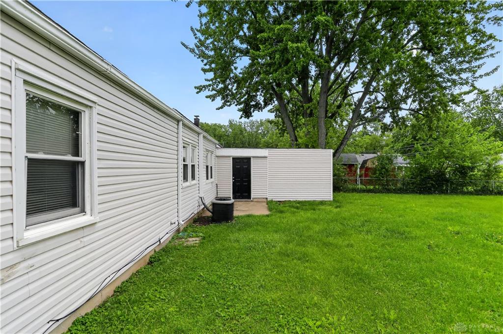 2217 S Hadley Property Photo 7