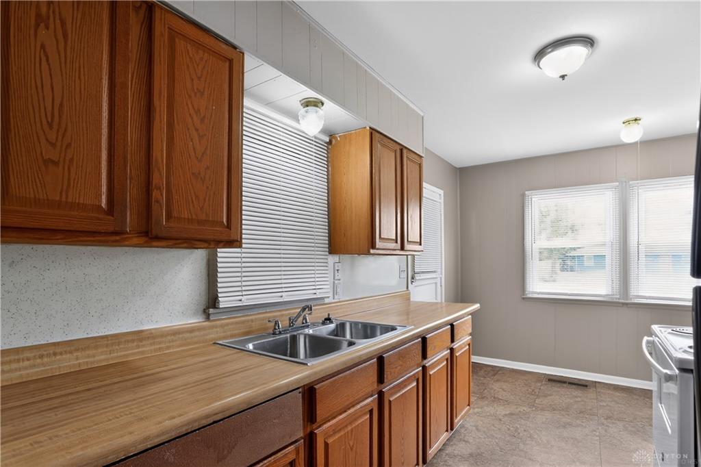 2217 S Hadley Property Photo 17