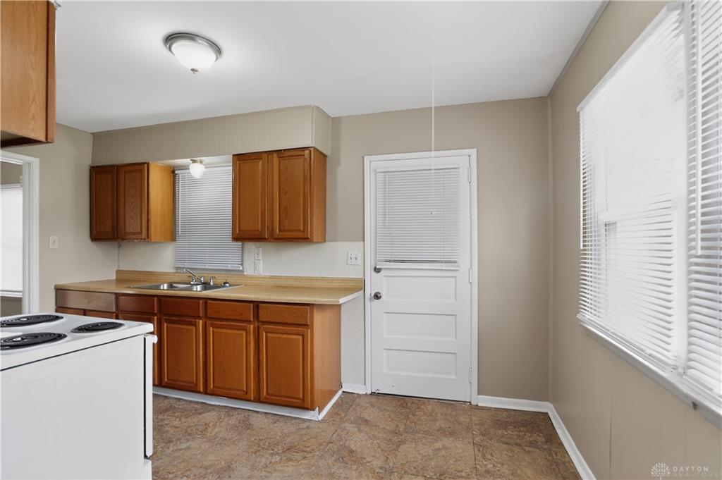 2217 S Hadley Property Photo 21
