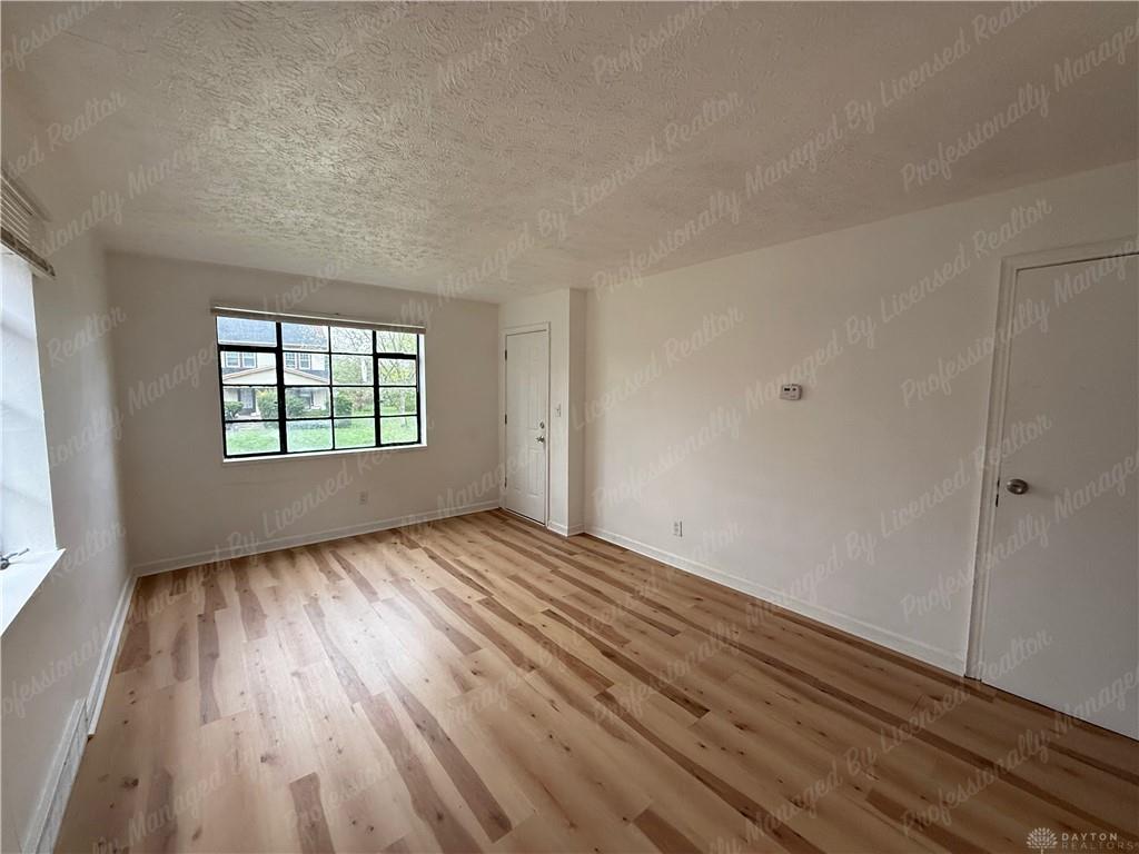 212 E Bruce 2 Property Photo 5