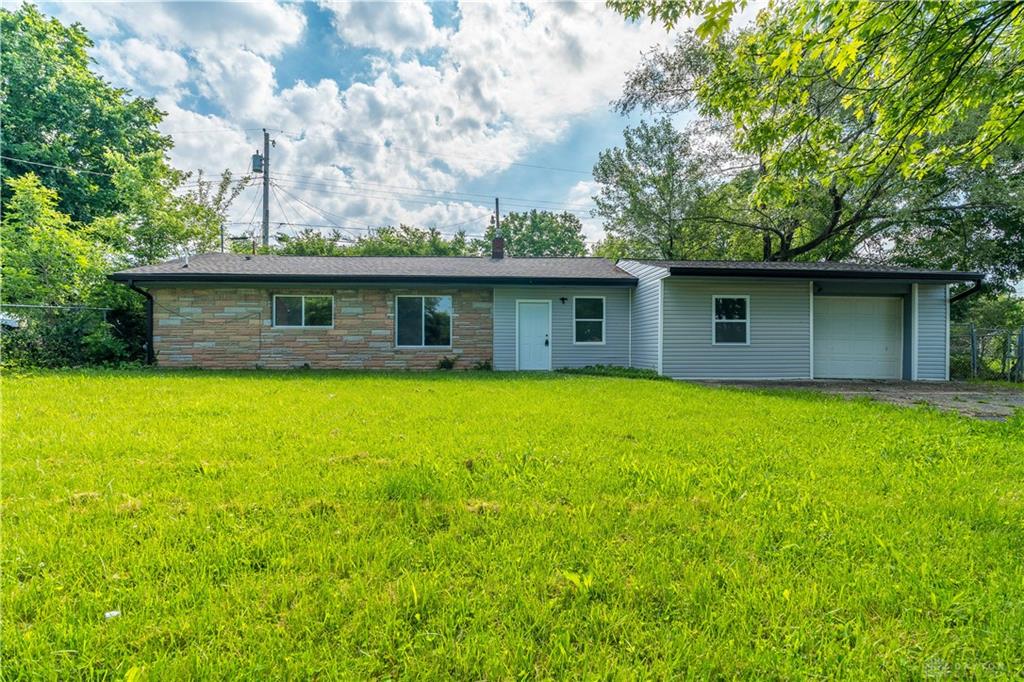 1026 Roseland Property Photo 1