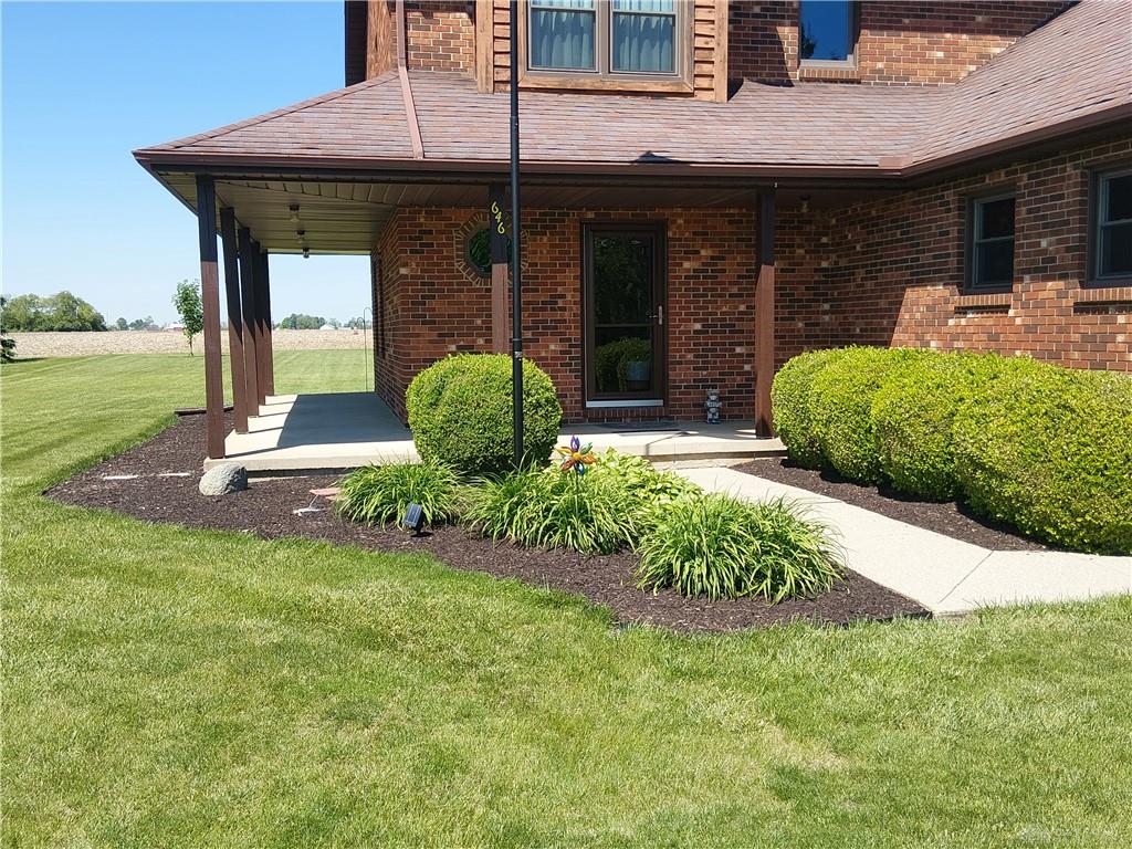 646 N Rangeline Property Photo 3