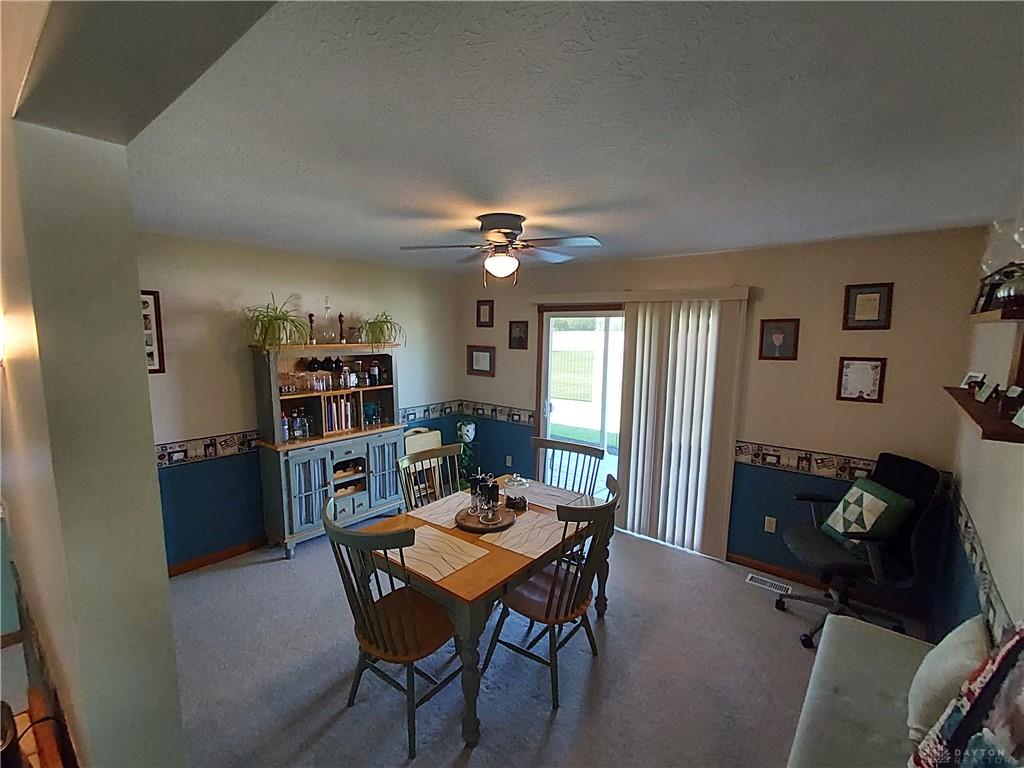646 N Rangeline Property Photo 5