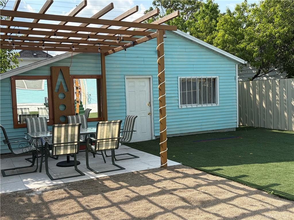 221 Alton Property Photo 43