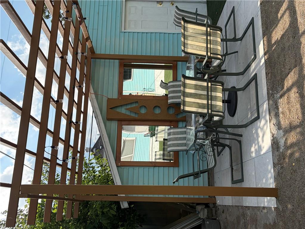 221 Alton Property Photo 44
