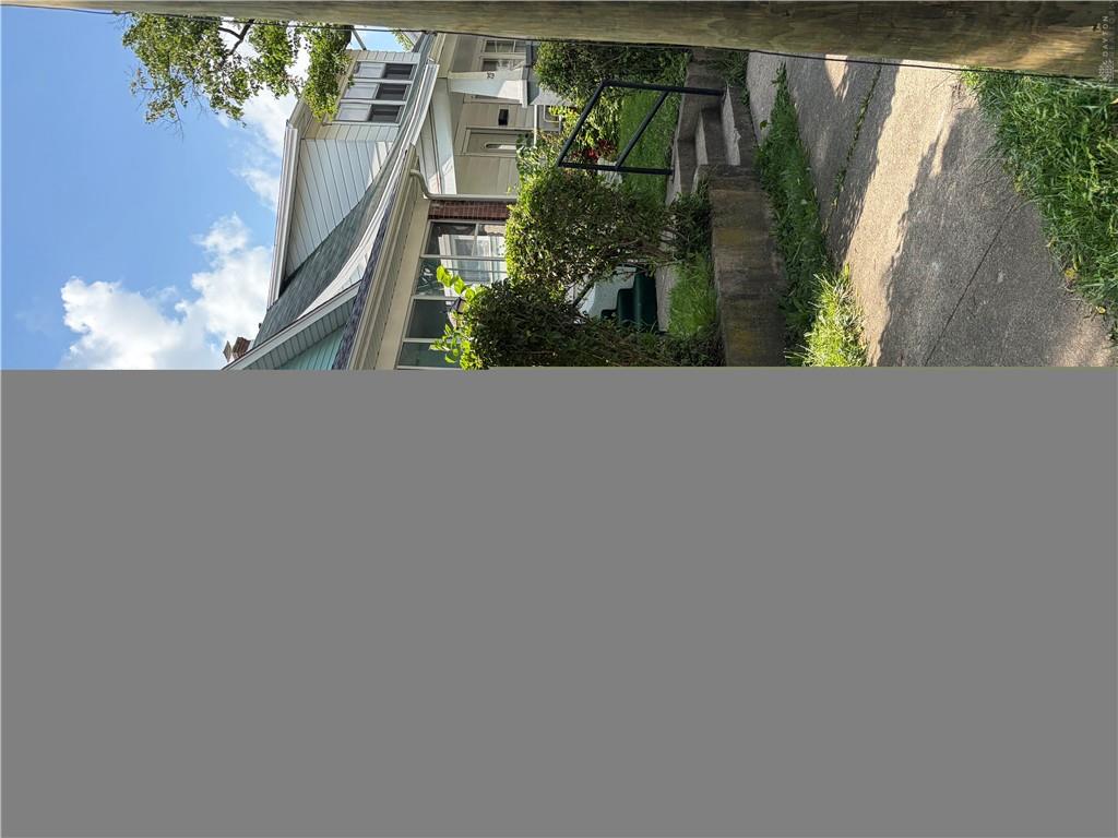 221 Alton Property Photo 50