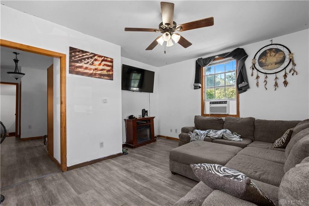 149 W Pleasant Property Photo 6