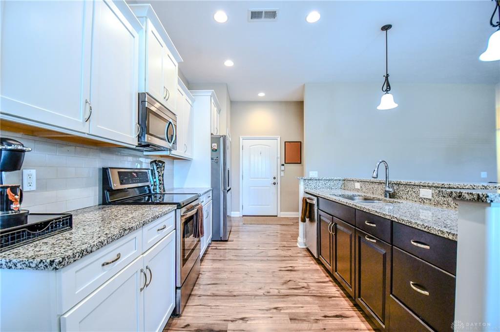 734 Deerhurst Property Photo 6