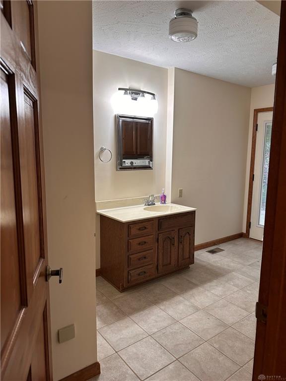 1344 N Regency Property Photo 7