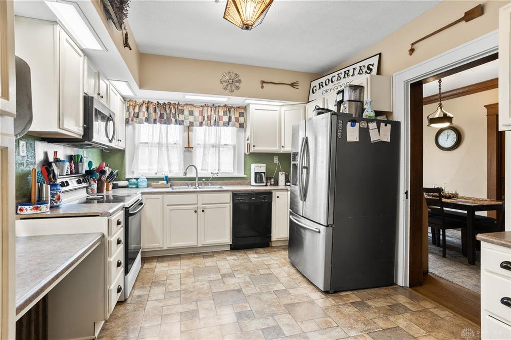 100 Hill Property Photo 12