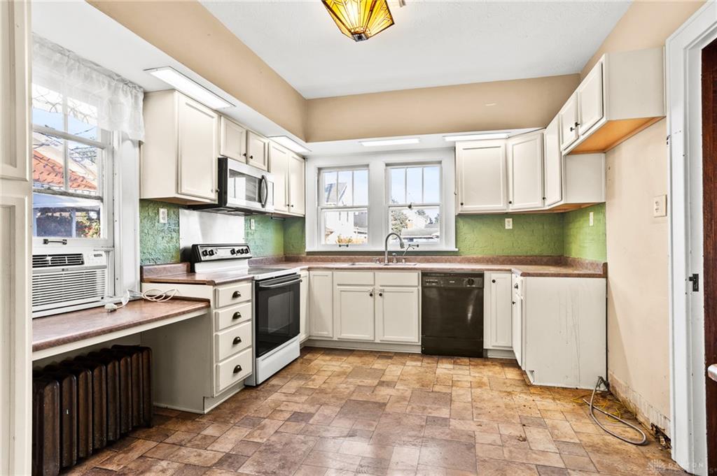 100 Hill Property Photo 16