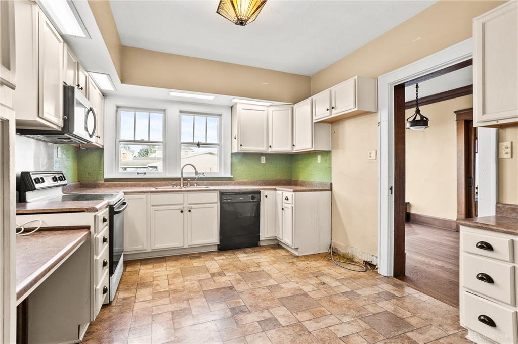 100 Hill Property Photo 17
