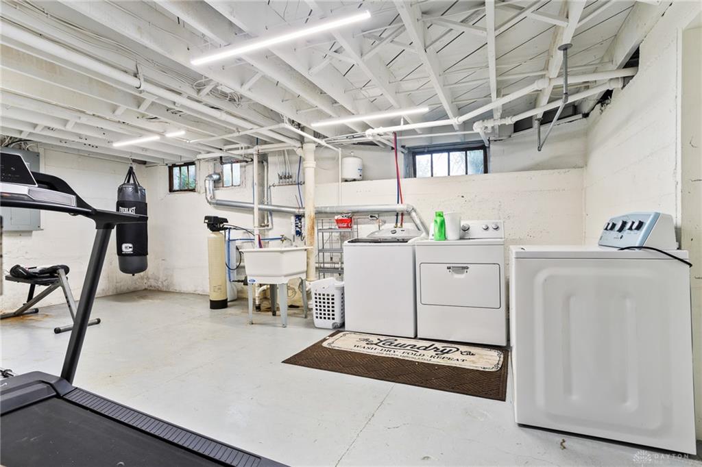 100 Hill Property Photo 18