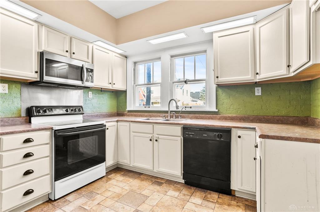 100 Hill Property Photo 18