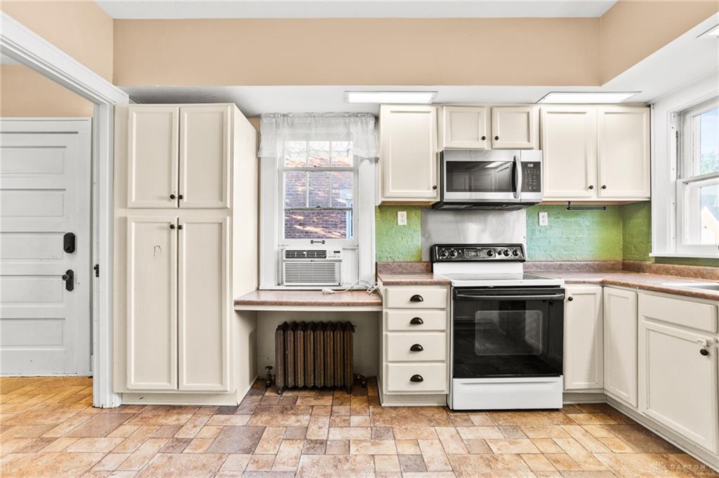 100 Hill Property Photo 19