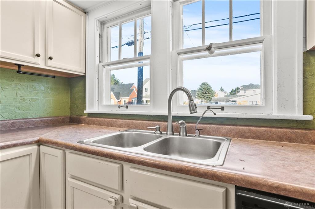 100 Hill Property Photo 20