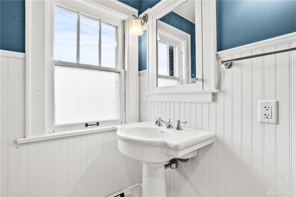 100 Hill Property Photo 31