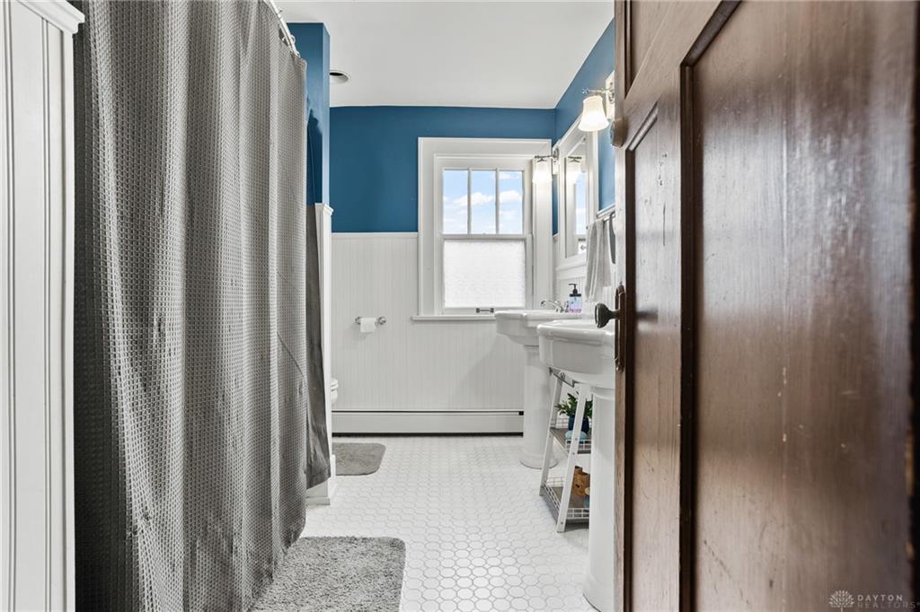 100 Hill Property Photo 32