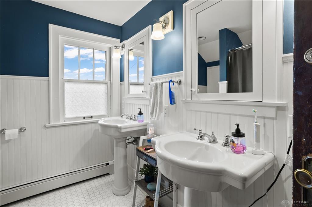 100 Hill Property Photo 33
