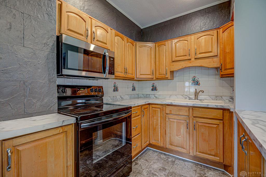 211 Deem Property Photo 14