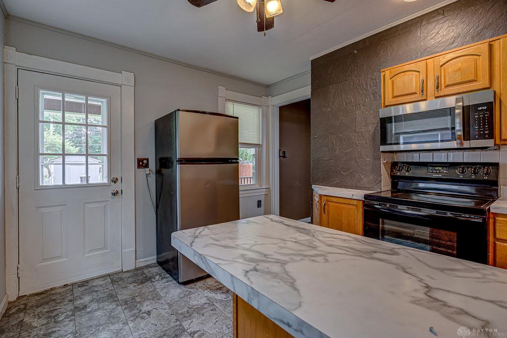 211 Deem Property Photo 17
