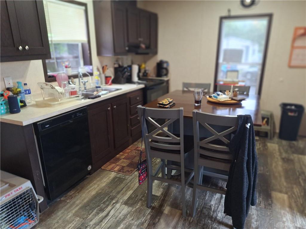 5065 Silverdome Property Photo 4