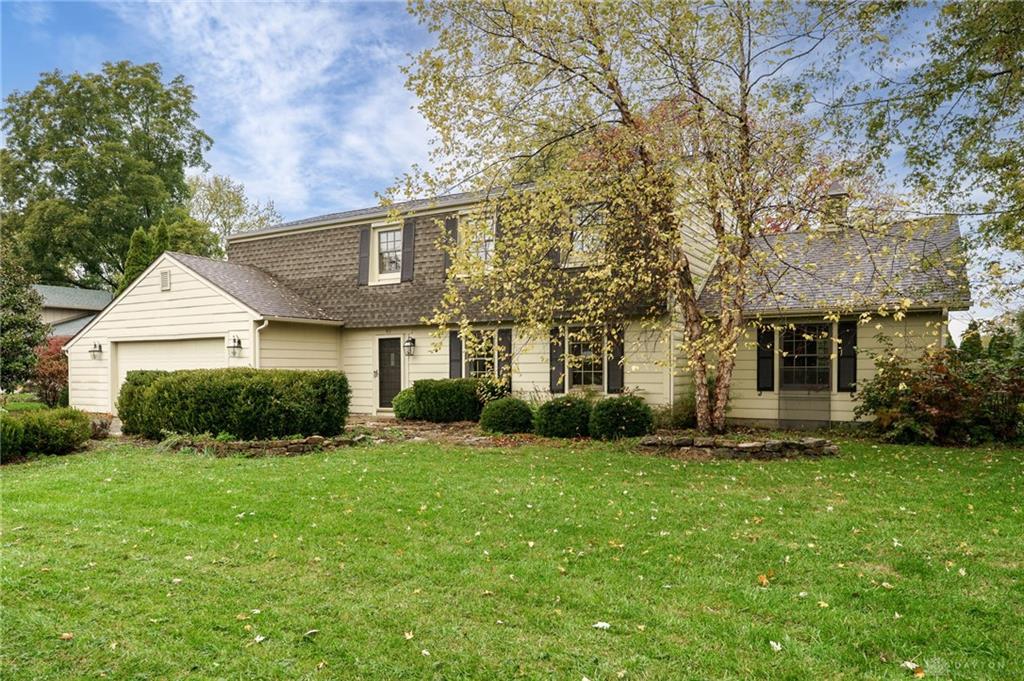 811 W Spring Valley Property Photo 3