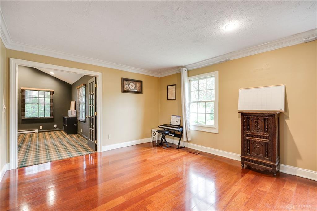811 W Spring Valley Property Photo 18