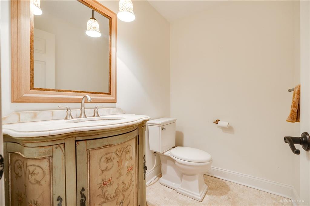 811 W Spring Valley Property Photo 22