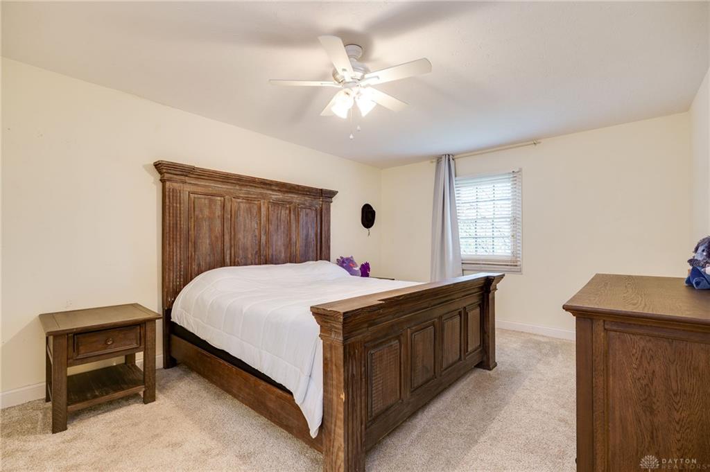 811 W Spring Valley Property Photo 23