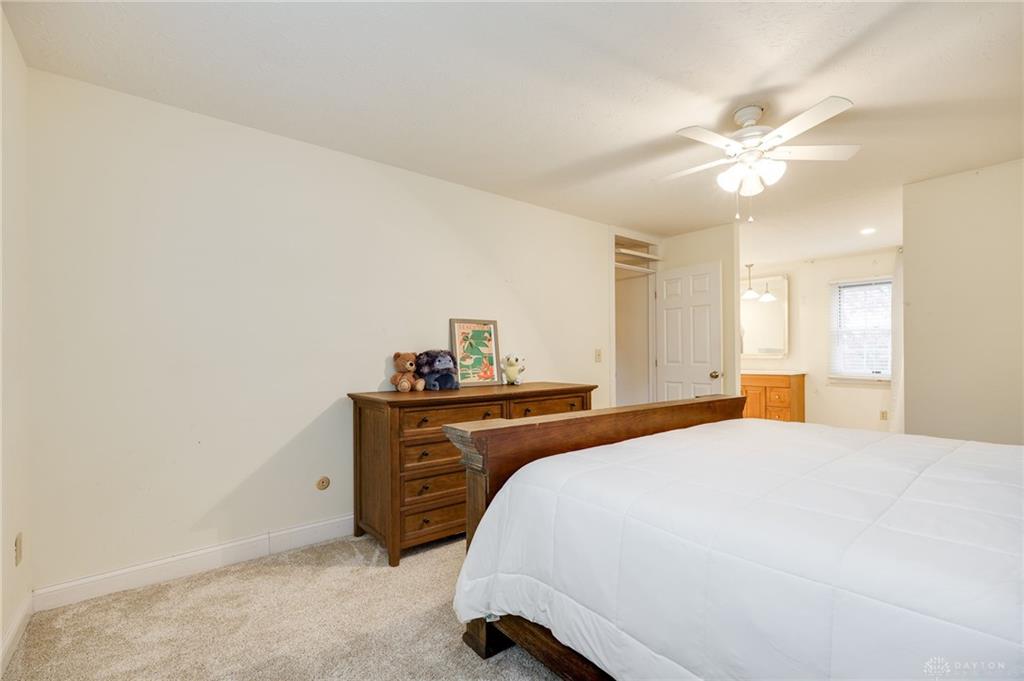 811 W Spring Valley Property Photo 24
