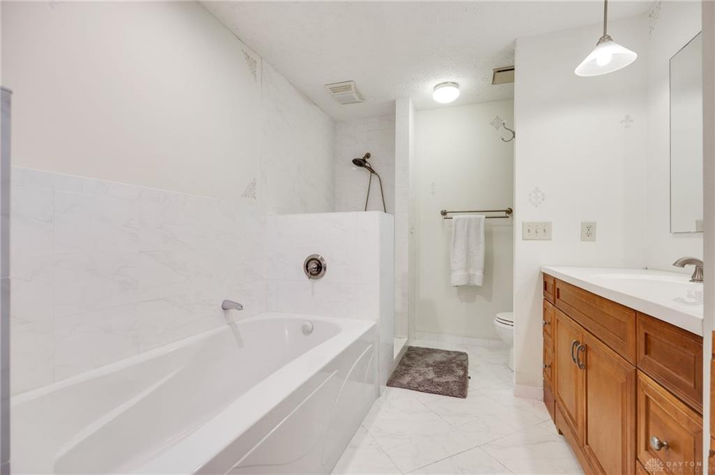 811 W Spring Valley Property Photo 26