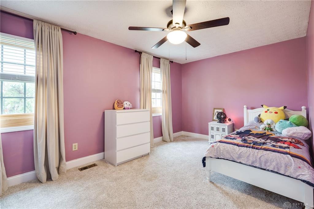 811 W Spring Valley Property Photo 32