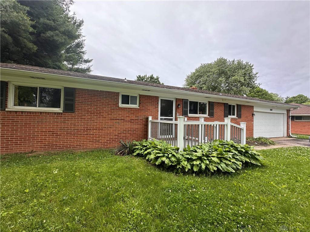 1069 Whitestone Property Photo 2