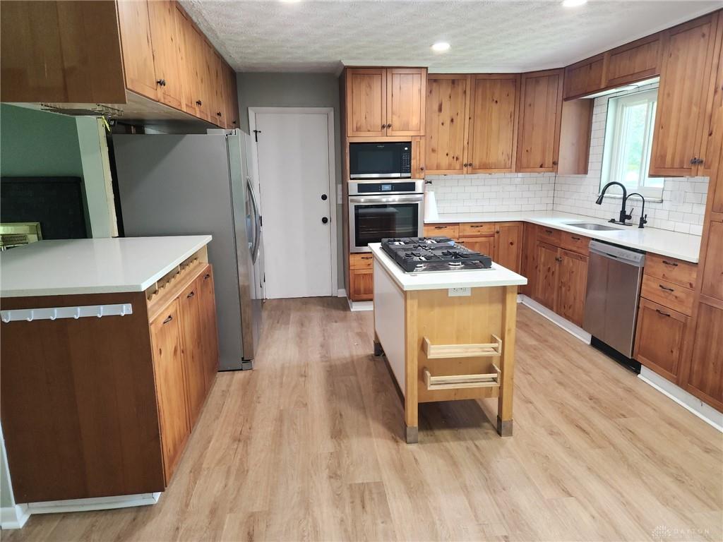 1069 Whitestone Property Photo 4