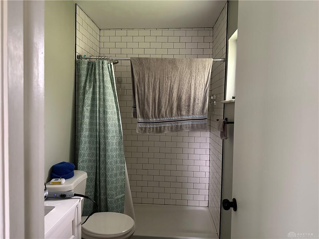 1069 Whitestone Property Photo 8